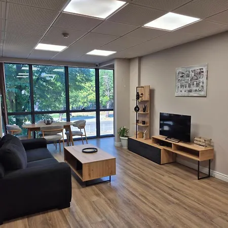 Apartament тристаен владислав 1 *